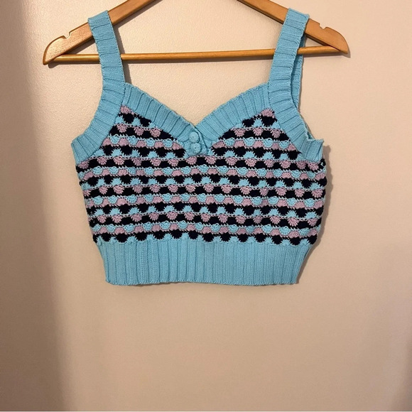 Crochet  Cropped Top - Picture 1 of 3
